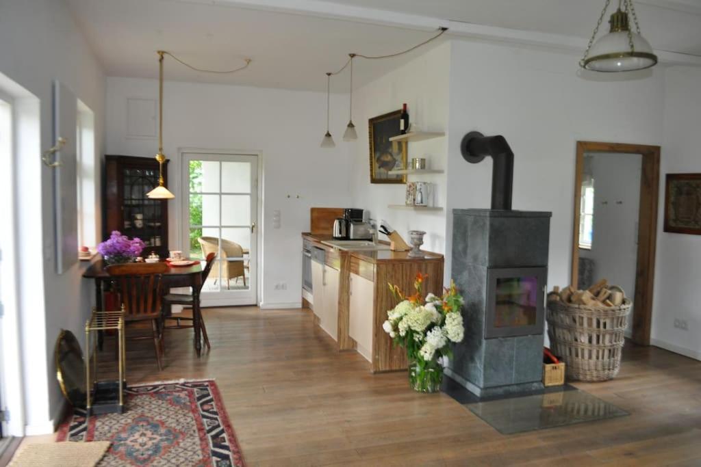 Zauberhaftes Englisches Cottage Am Gutshaus Gross Schoritz Eksteriør bilde